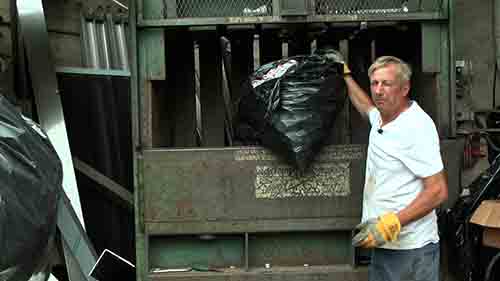 How to make a bale of Aluminum Cans in Waste Metal Compactor & Bailer Compactor by M Dunn Recycling with Joe Kairis. Recycle aluminum cans and bring them in for cash today. Make sure all cans are dry and in one bag with no trash included. We're located at 3611 Welsh Road Philadelphia PA 19136 215-624-2420. Always call for CURRENT PRICES.